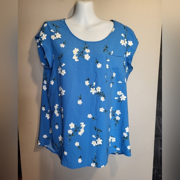 Dalia Tops - Dalia Blue and White Floral Blouse, Size Medium